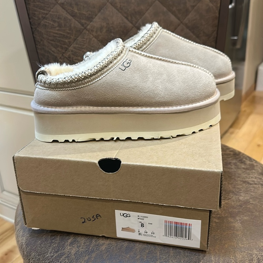 Woman’s Ugg Tazz Tasman Slippers 8